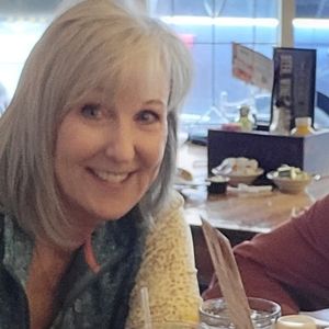 Meet your Posher, Lori